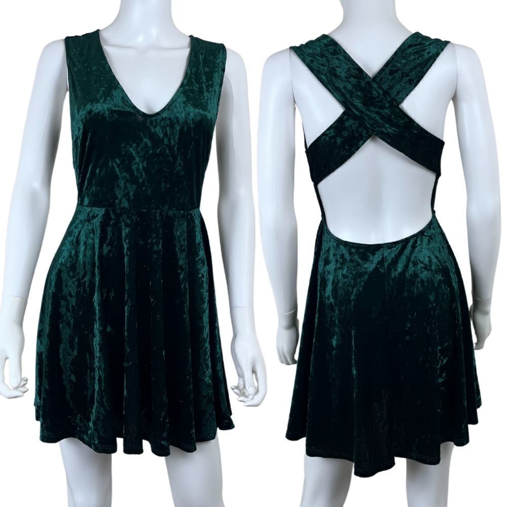 FORE Women Size M Green Velvet Crisscross Fit & Flare Mini Dress Party FLAWED*